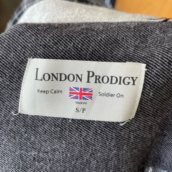 Vintage button-up - Picture 2 of 5